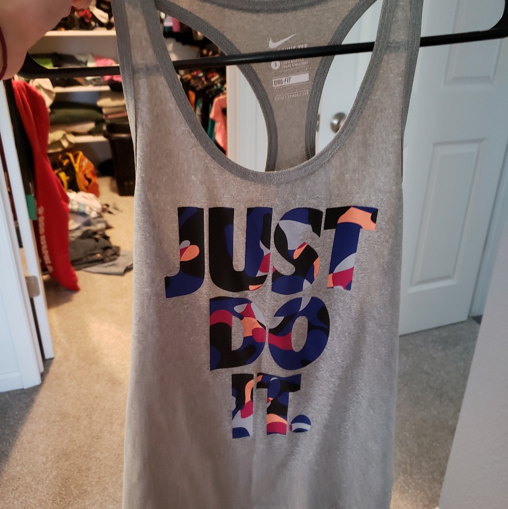 NIKE Dri-Fit Small gym tank